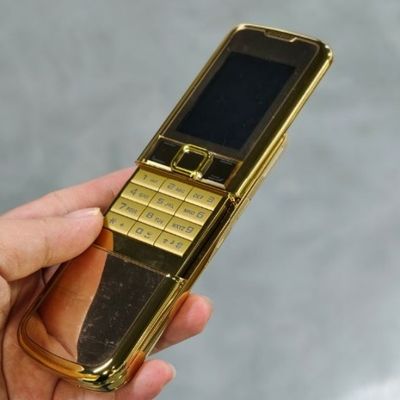2G GSM Dual SIM บลูทูธ คลาสสิคใหม่ 8800 Slider โทรศัพท์มือถือจอ 2.4inch